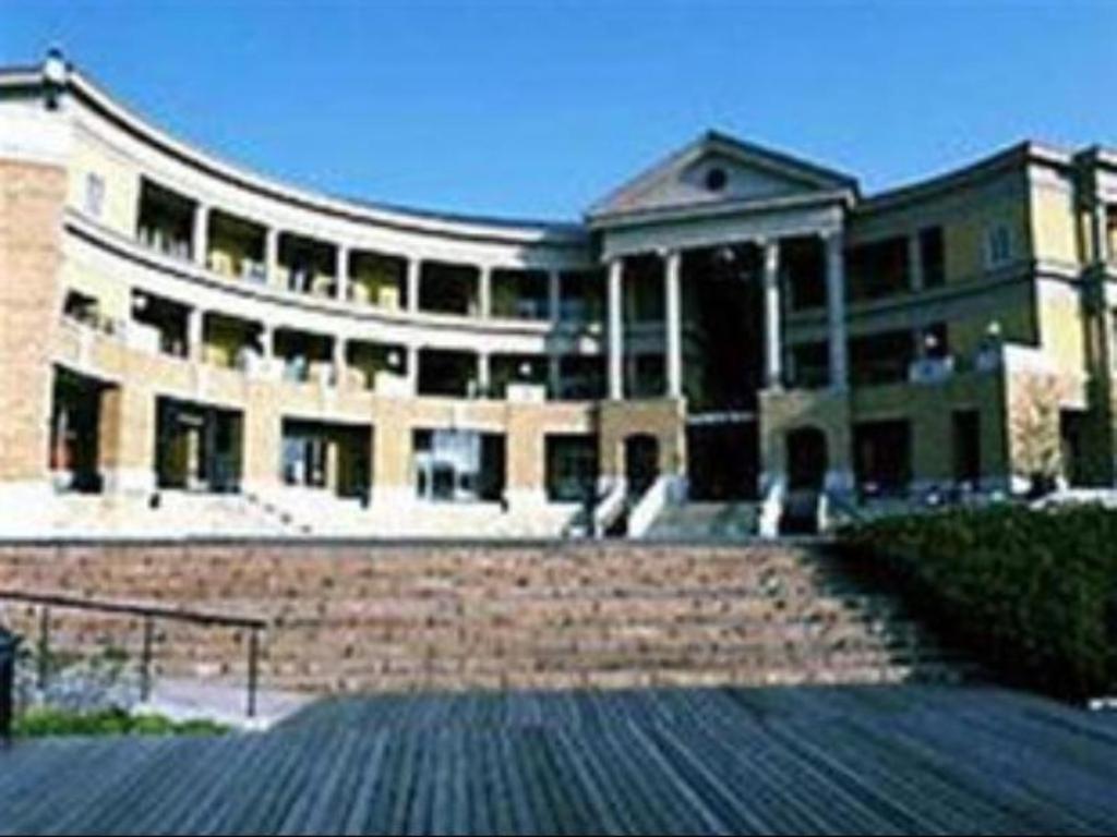 איזומי-סנו Hotel Yutaka Wing מראה חיצוני תמונה