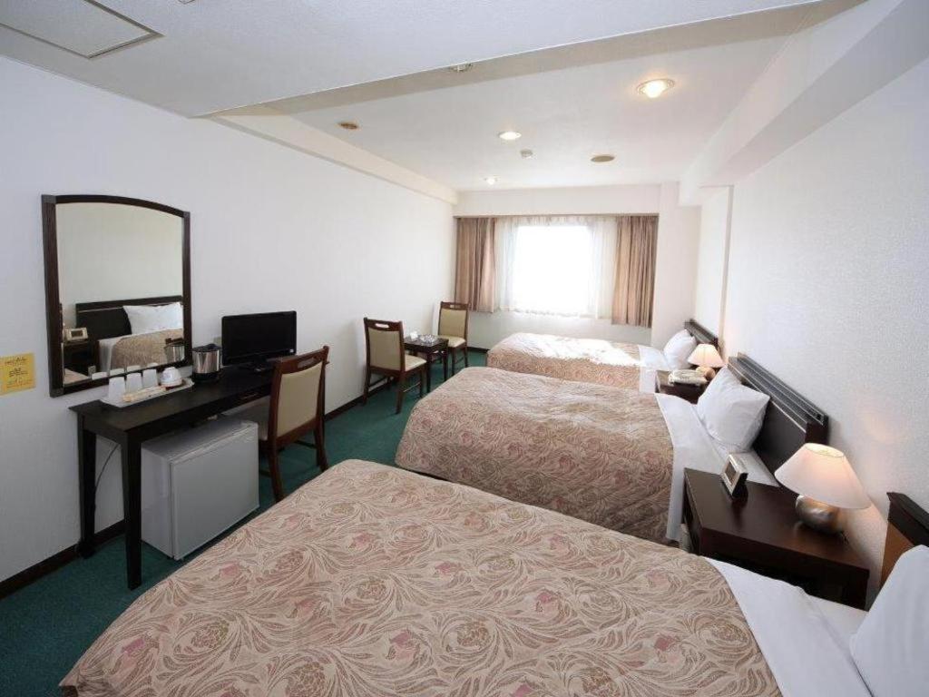 איזומי-סנו Hotel Yutaka Wing מראה חיצוני תמונה
